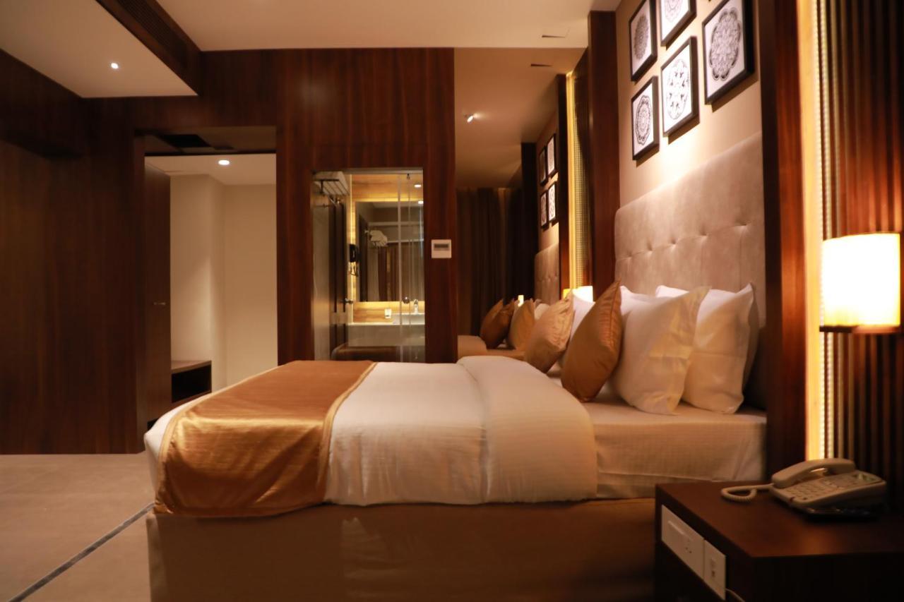 קאנור Magnet Hotel מראה חיצוני תמונה