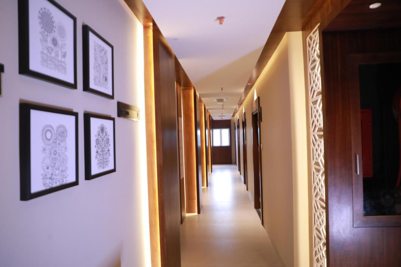 קאנור Magnet Hotel מראה חיצוני תמונה