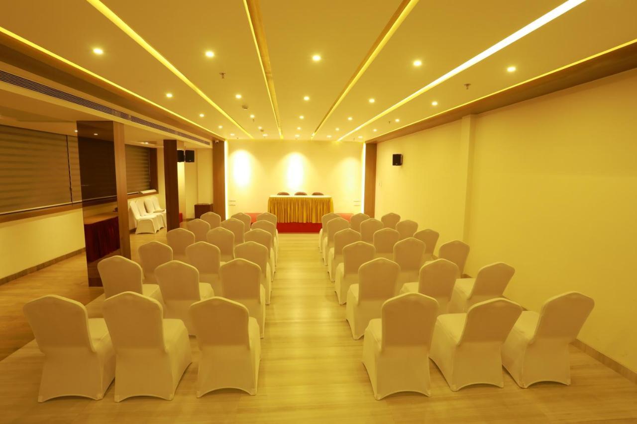 קאנור Magnet Hotel מראה חיצוני תמונה
