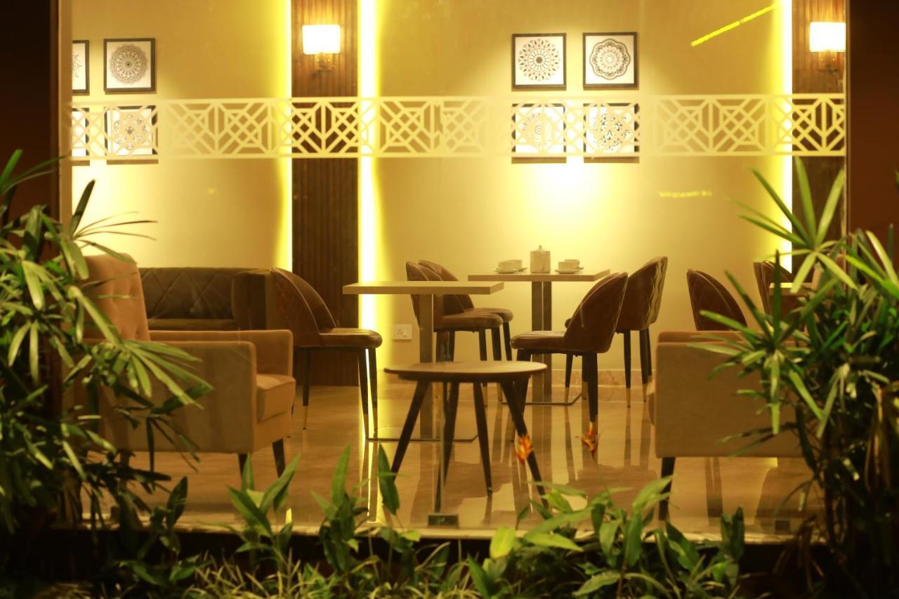 קאנור Magnet Hotel מראה חיצוני תמונה