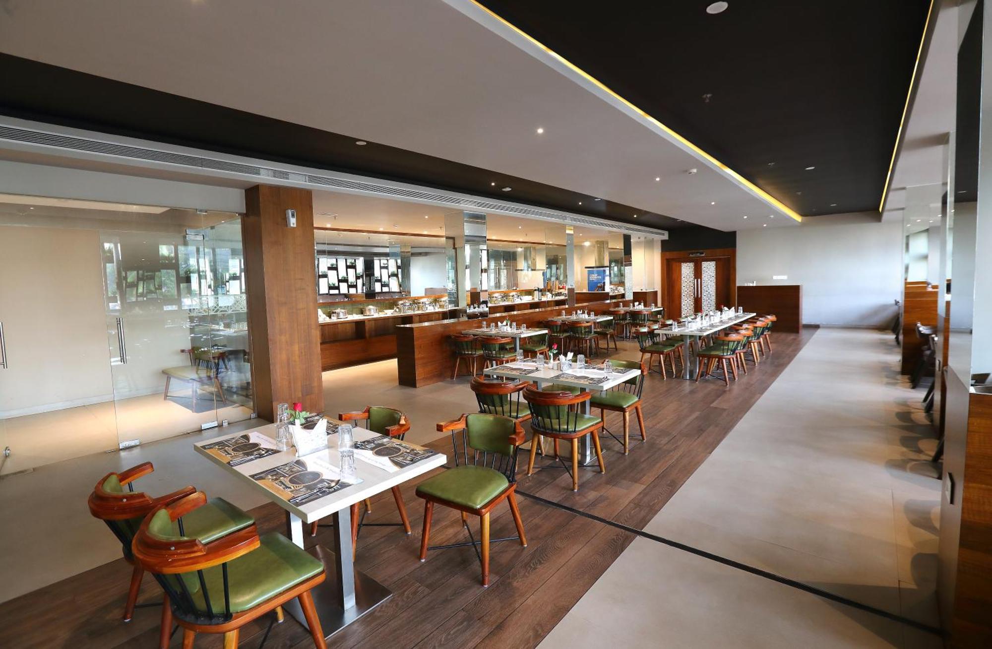 קאנור Magnet Hotel מראה חיצוני תמונה