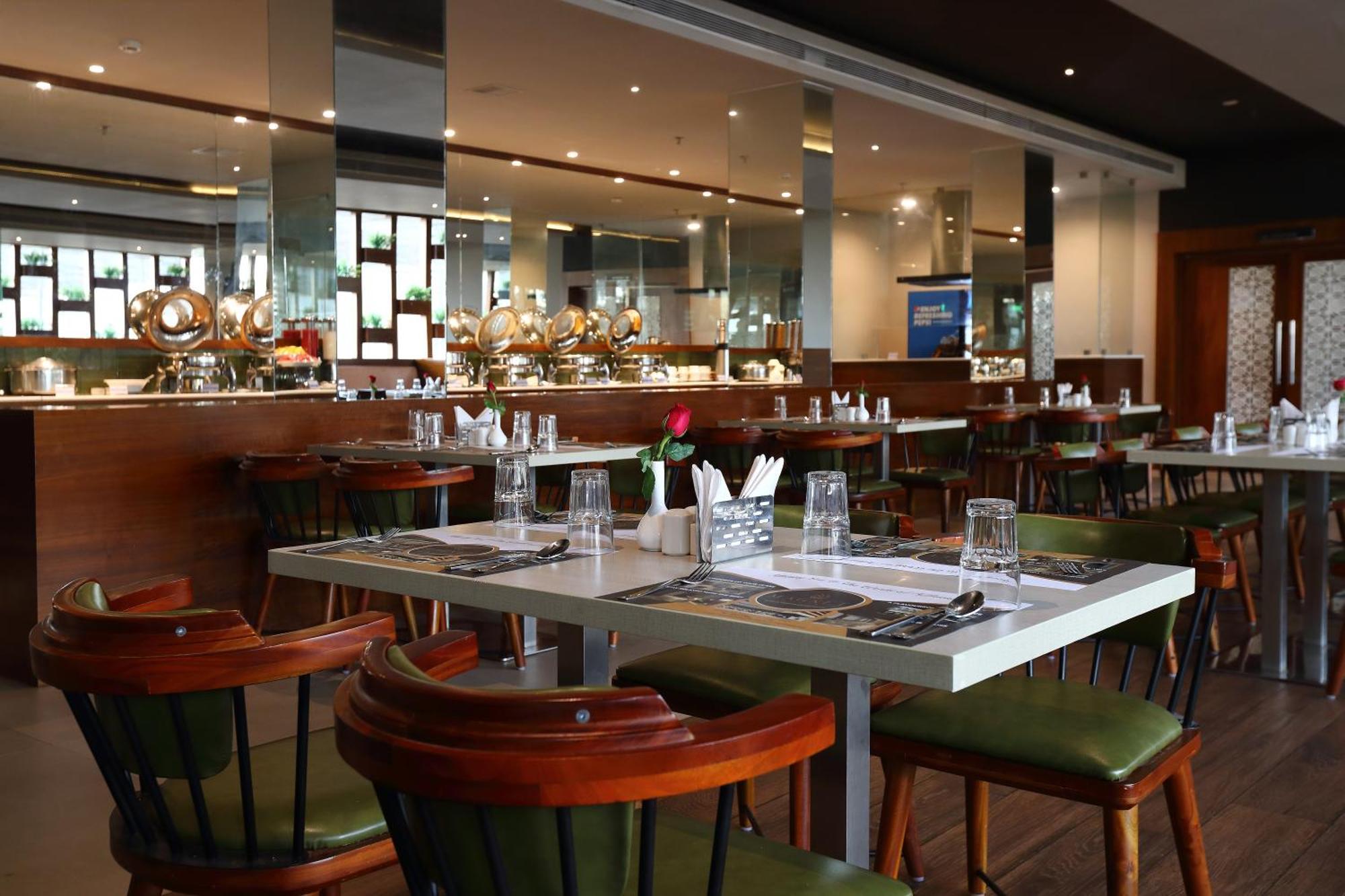 קאנור Magnet Hotel מראה חיצוני תמונה