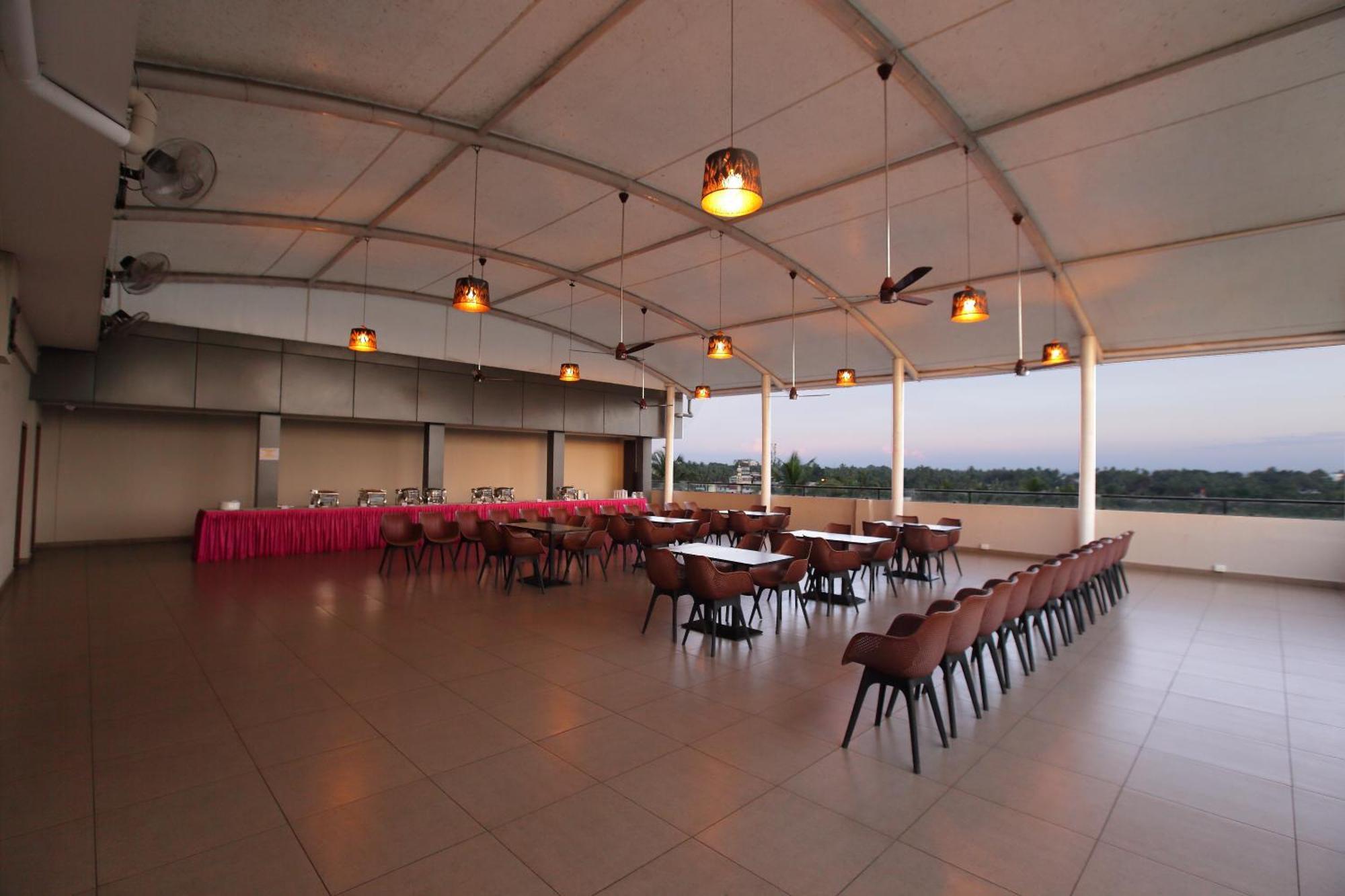 קאנור Magnet Hotel מראה חיצוני תמונה