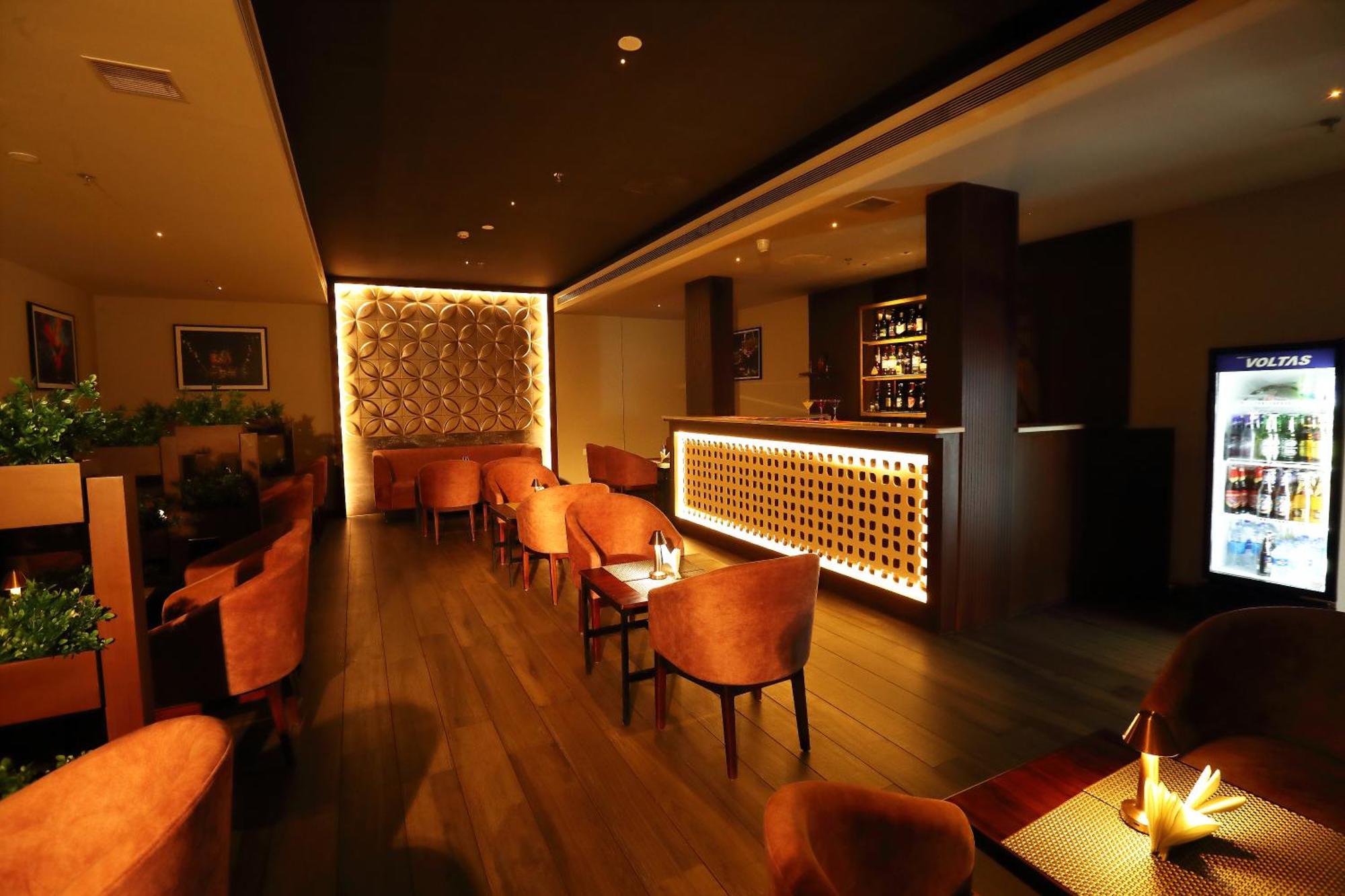 קאנור Magnet Hotel מראה חיצוני תמונה